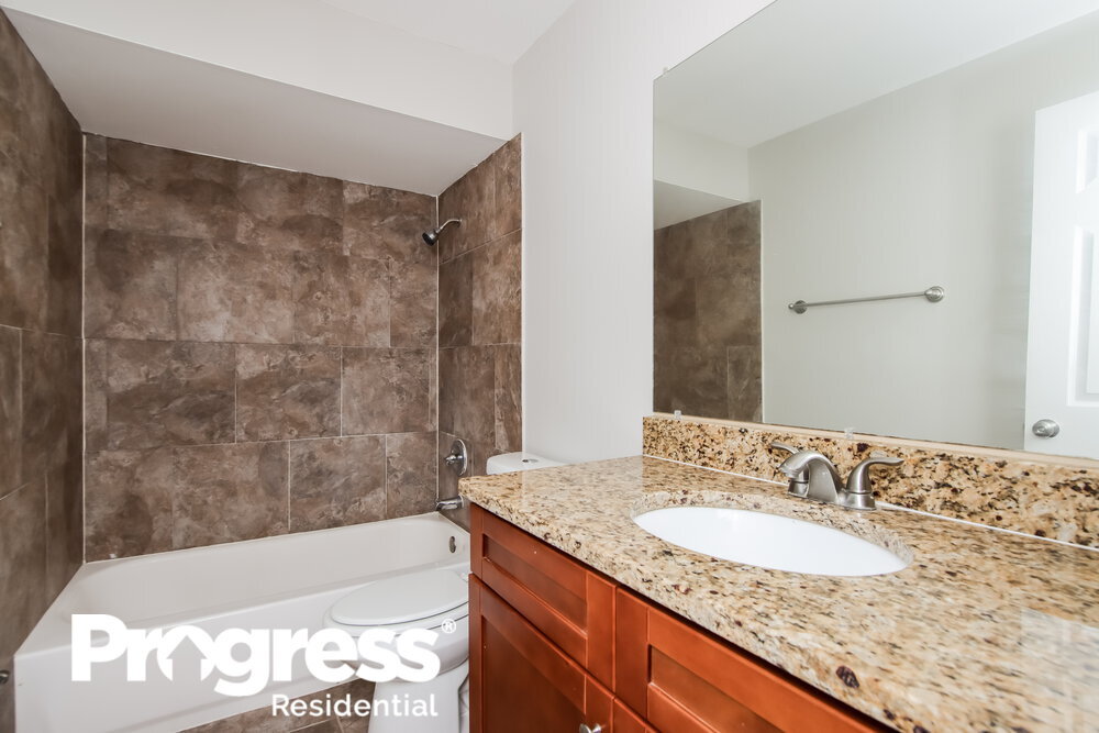 Building Photo - 225 Bayhead Dr