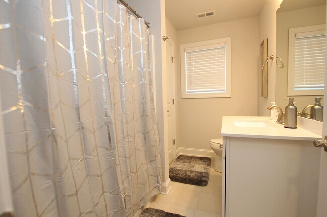 Building Photo - Lewes Seasonal Rental