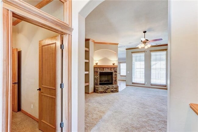 Building Photo - 16304 Vallejo Pl