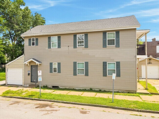 Building Photo - 511 Schirmer St