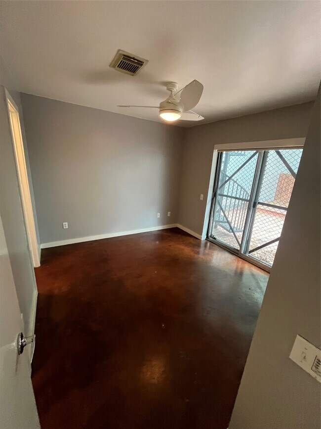 Building Photo - 1315 Buckner St