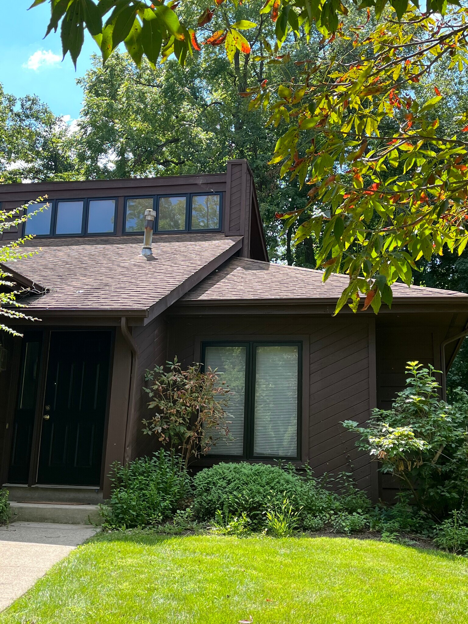Building Photo - 2137 Versailles Village Pl