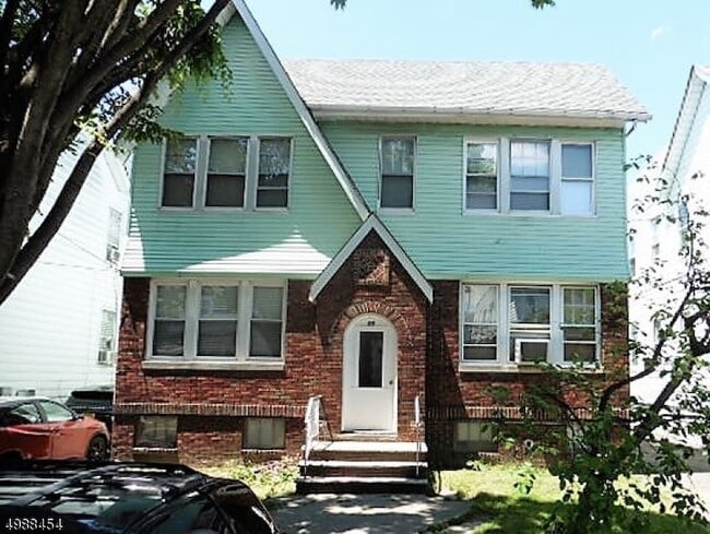 Primary Photo - 99 N 15th St