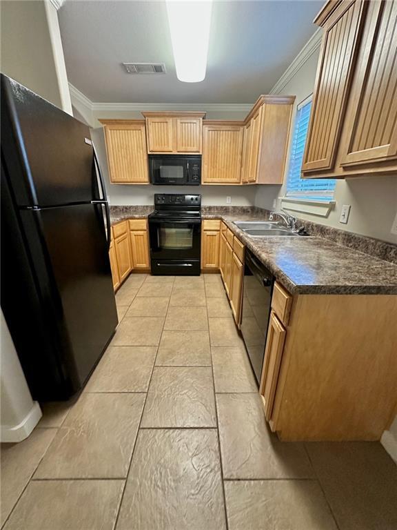 Building Photo - 2209 Ellington Dr