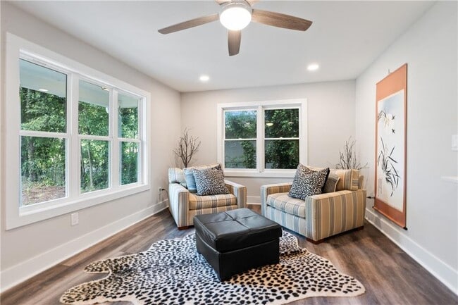 Building Photo - 3439 Jackson Dr