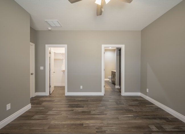 Building Photo - Brand New Neosho Unit now available for lease! $1,500 Rent/$1500 Deposit