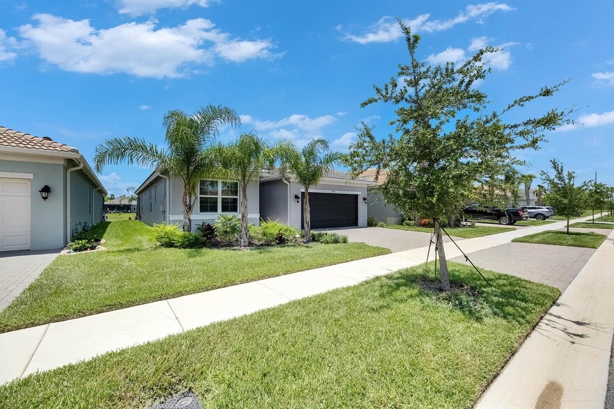 Building Photo - 4915 Sienna Isles Ave