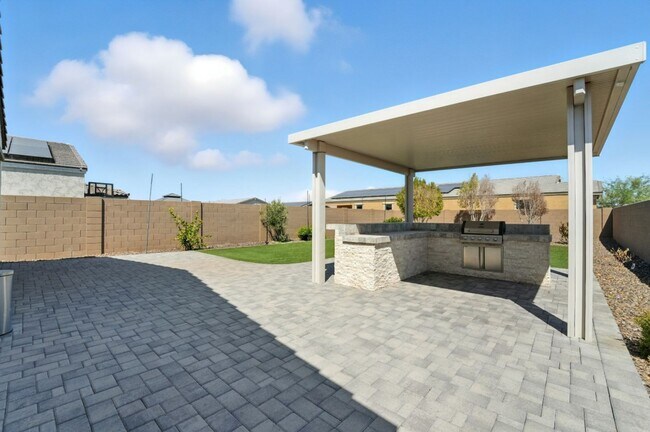 Building Photo - Stunning new build in Glendale, AZ!