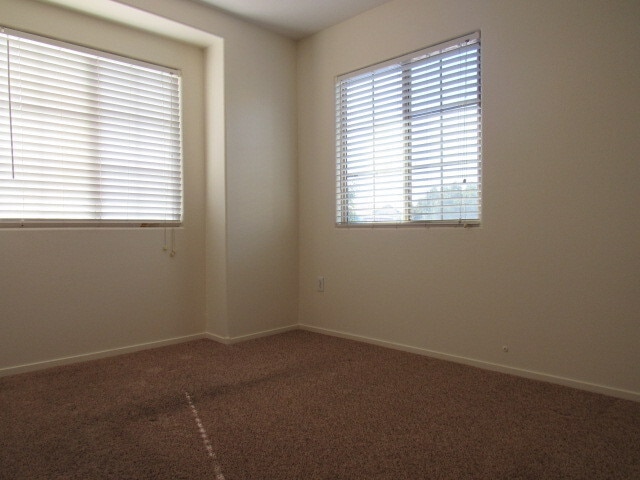 Building Photo - Great 2 Story Townhome in Gated Community!