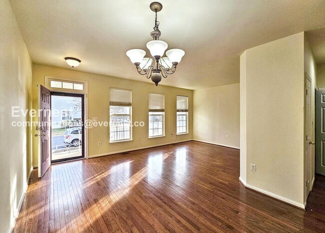 Building Photo - 115 Executive Cir