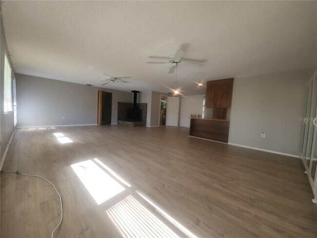 Building Photo - 4136 S Lockwood Ridge Rd