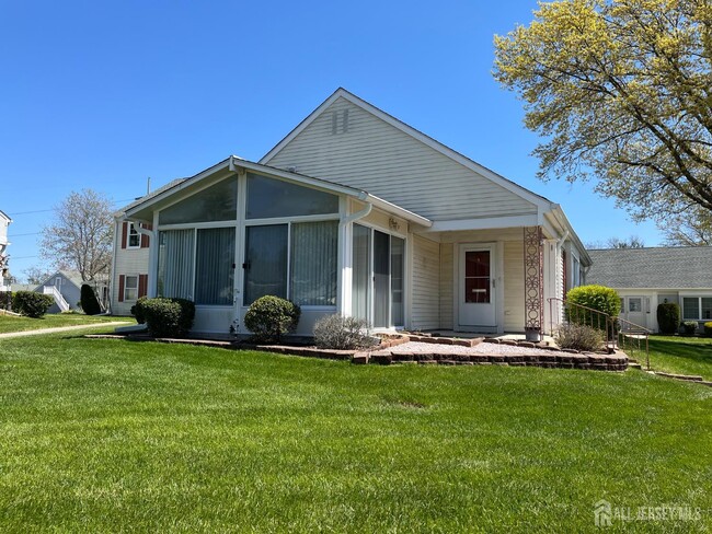 Primary Photo - 333N Newport Way