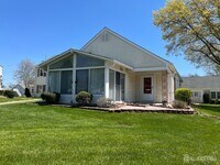 Building Photo - 333N Newport Way