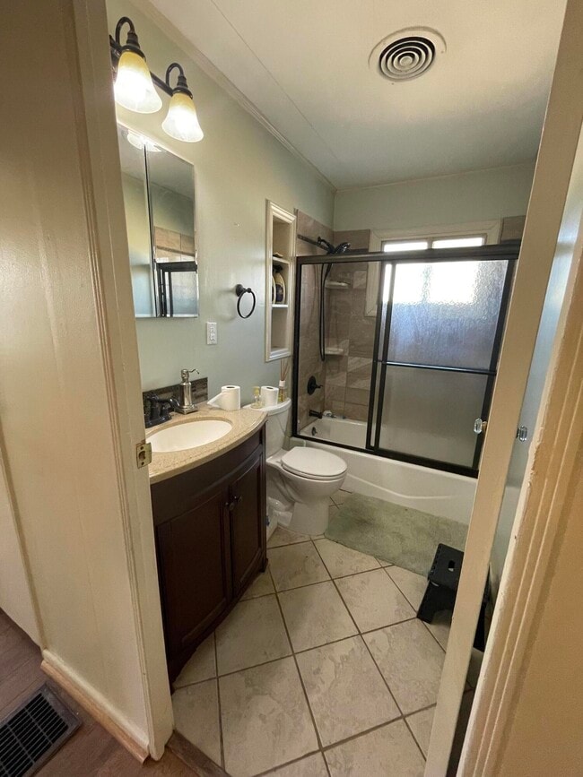 Building Photo - 3425 Trolley Line Rd