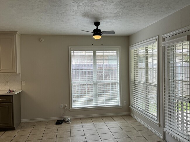 Building Photo - 225 Karten Ln