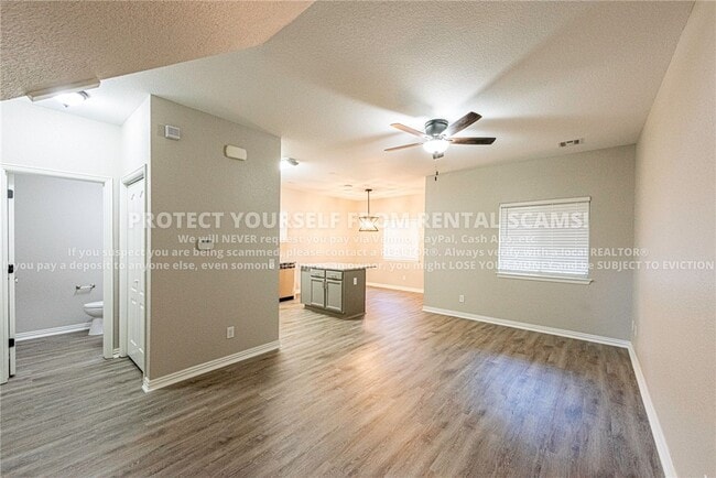 Building Photo - 758 W Breeze Cove