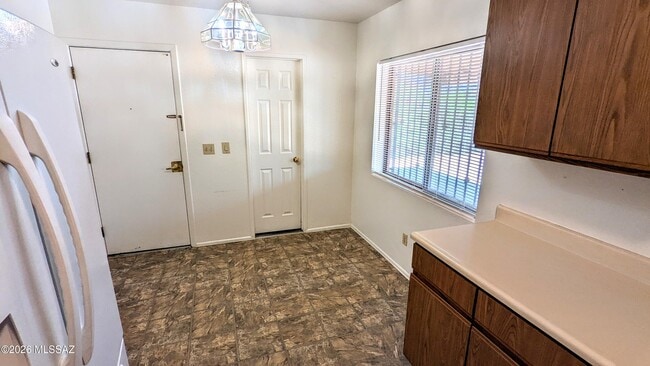Building Photo - 3853 E Mainyard Pl