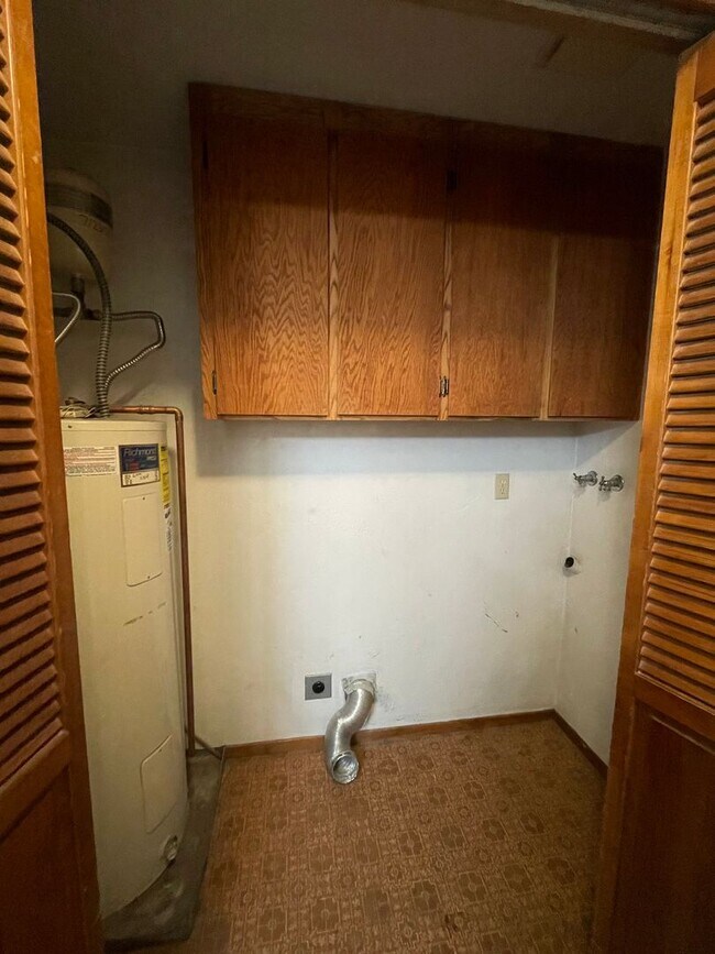 Building Photo - NW BEND Bungalow