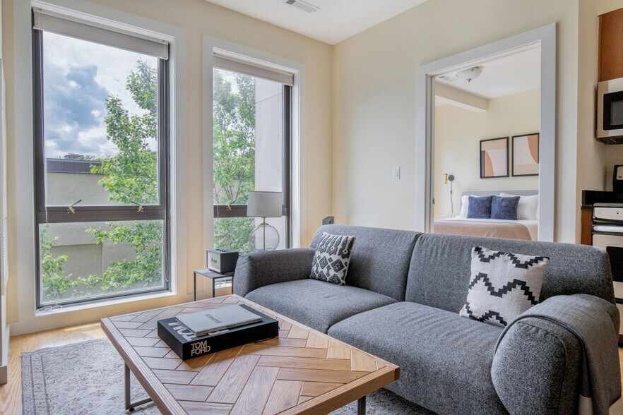 Primary Photo - 9 Miner St