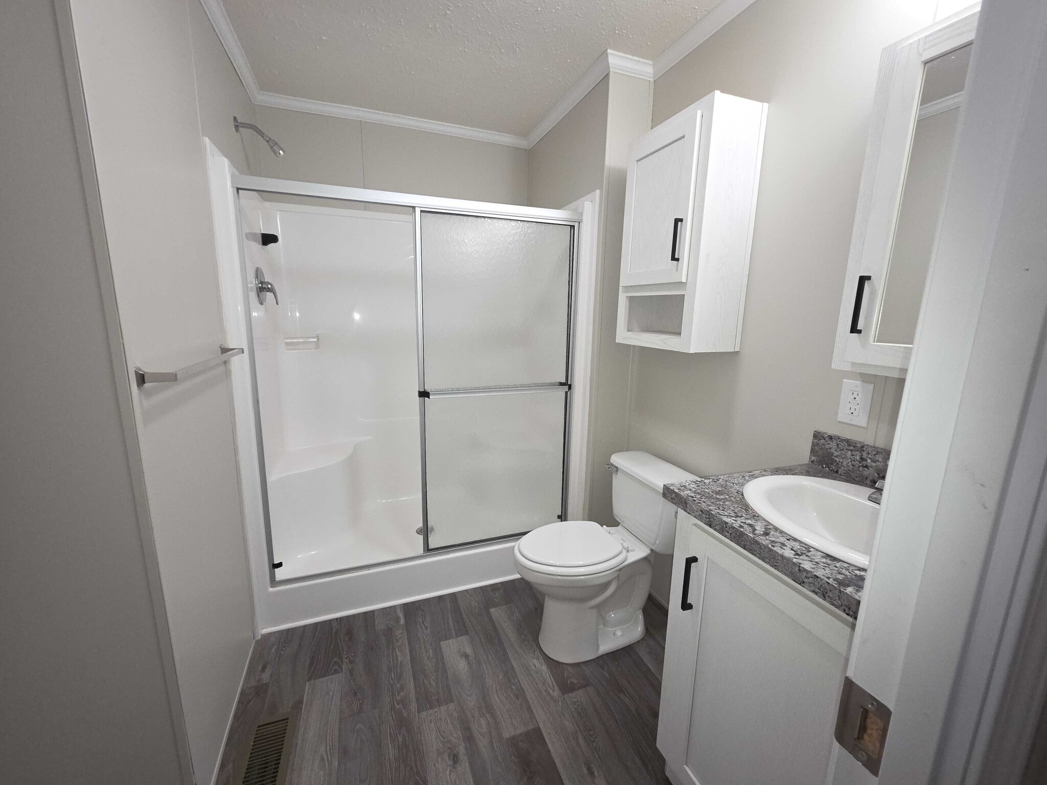 Building Photo - 3653 Pinoak St