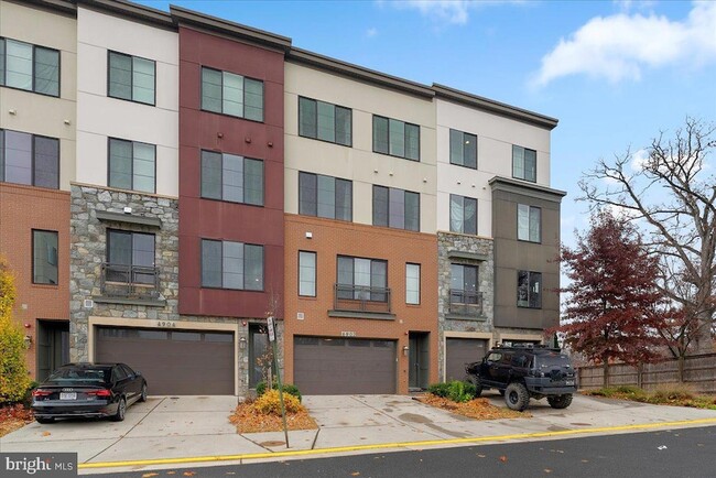 Primary Photo - 4902 Trail Vista Ln