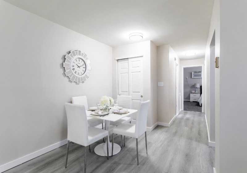 Building Photo - 311-313 N Sycamore Ave