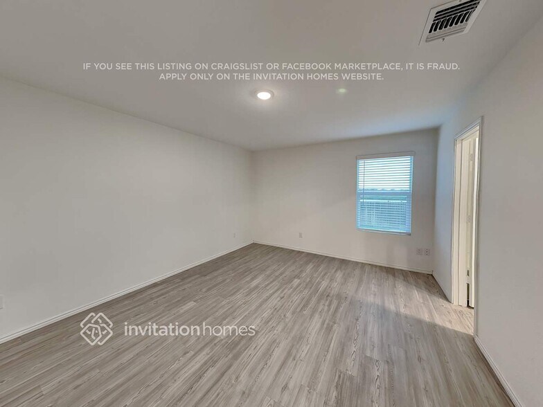 Building Photo - 6558 Runaway Row