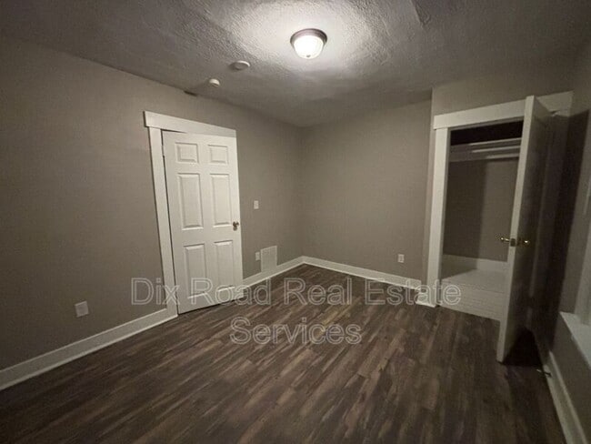 Building Photo - 1025 Richmond Ave