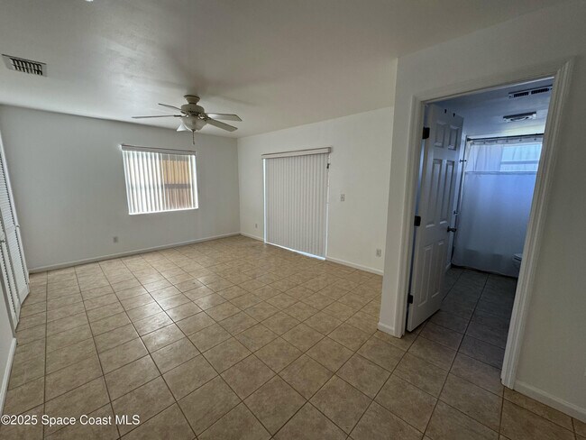 Building Photo - 416 Dove Ln