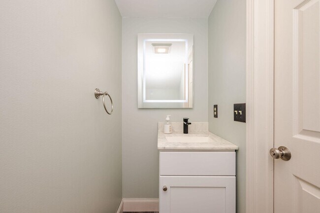 Building Photo - 75 Woodland