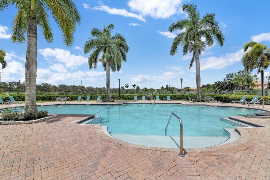 Building Photo - 6597 Old Farm Trl