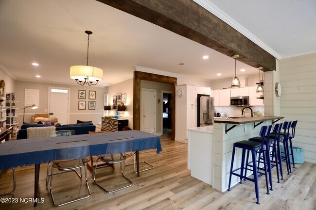 Building Photo - 25 Villagewood Cir
