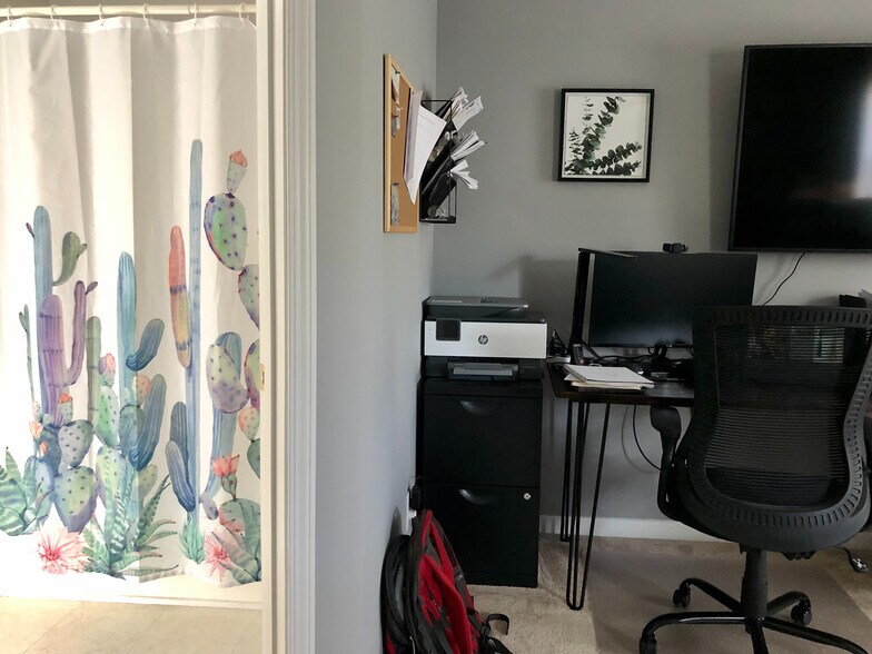 Building Photo - Room in Townhome on Summergrove Ct