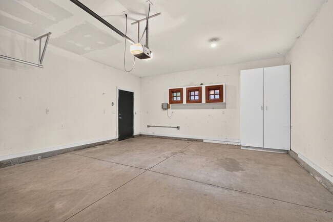 Building Photo - 2105 N 33rd St
