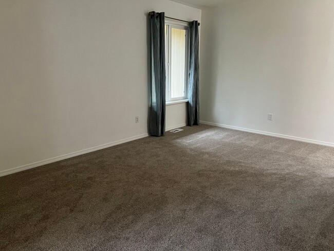 Building Photo - Prime Location in Wasilla