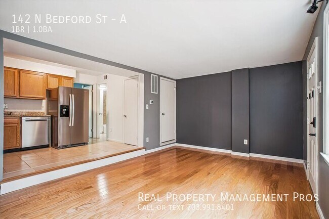 Building Photo - 142 N Bedford St