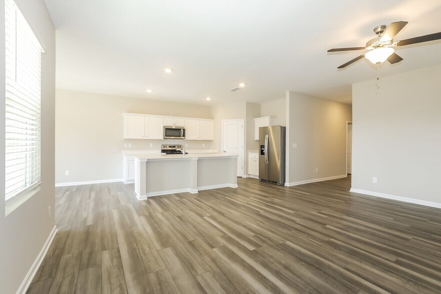 Building Photo - 39 Hyde Park