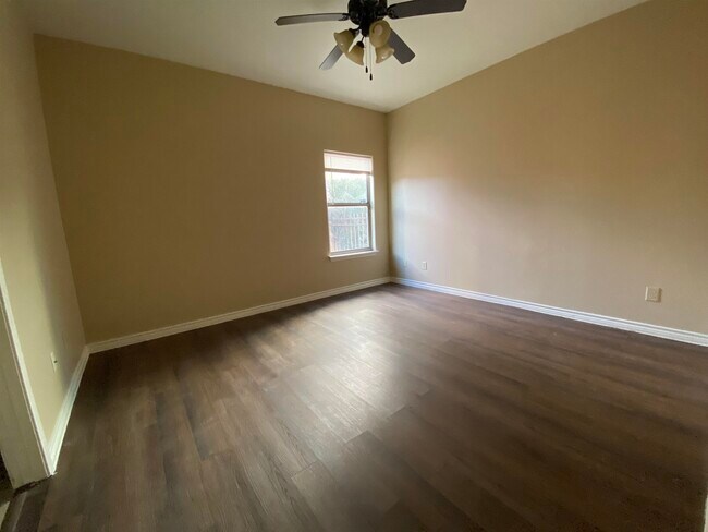 Building Photo - 9809 Sterling Loop