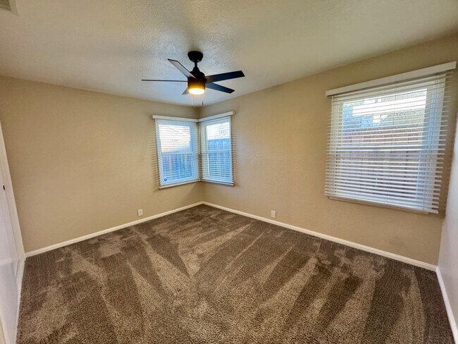 Building Photo - 1709 Guadalupe Ave