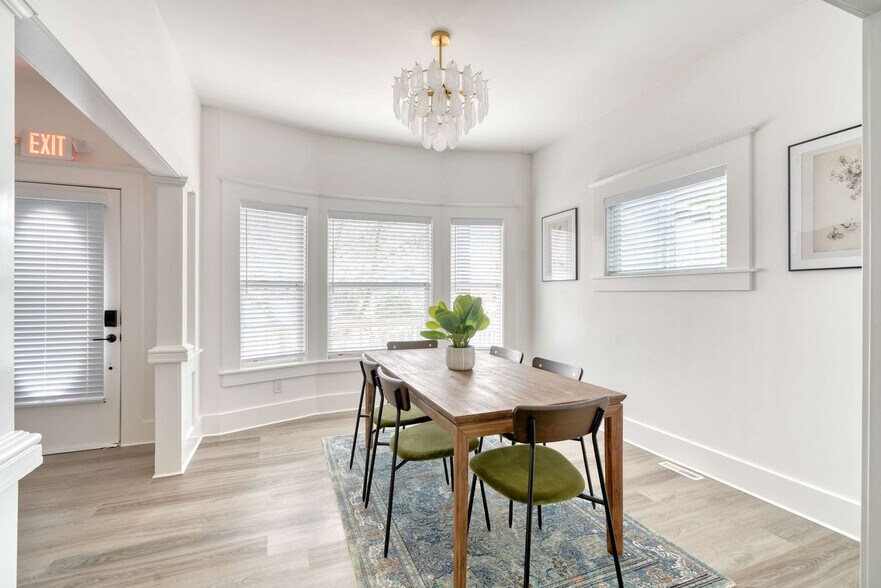 Building Photo - 315-317-317 NE Beech St