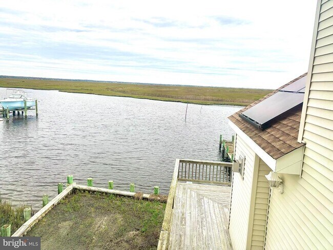 Building Photo - 448 Dock Rd