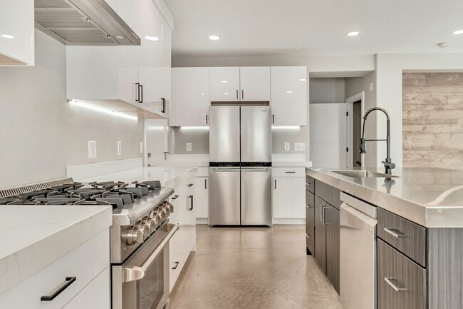 Building Photo - 7033 S 300 E