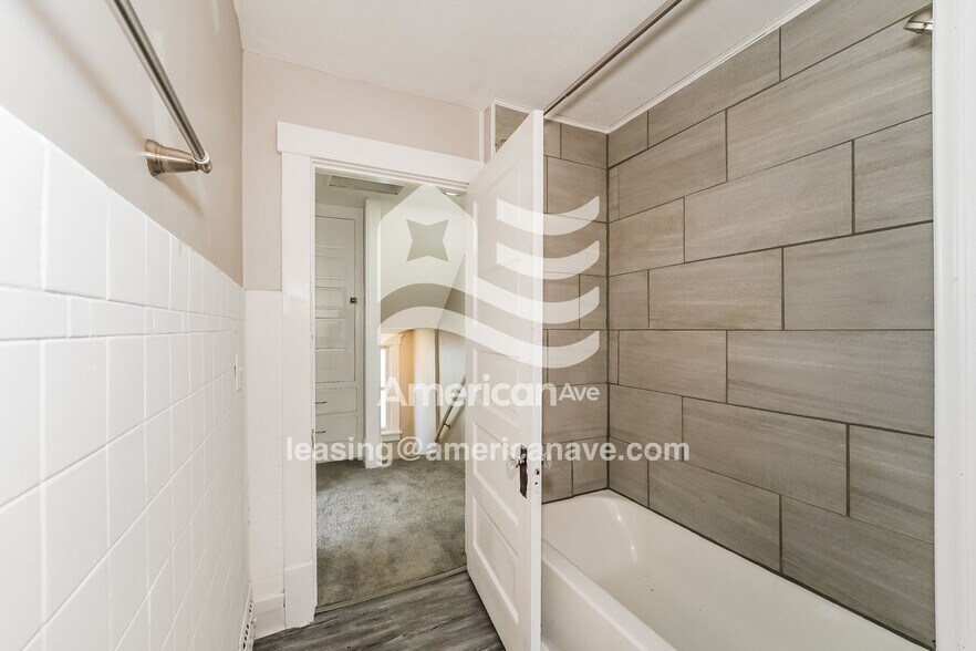 Building Photo - 2635 2nd St NW