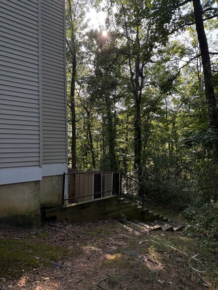 Building Photo - 7028 Palamar Turn