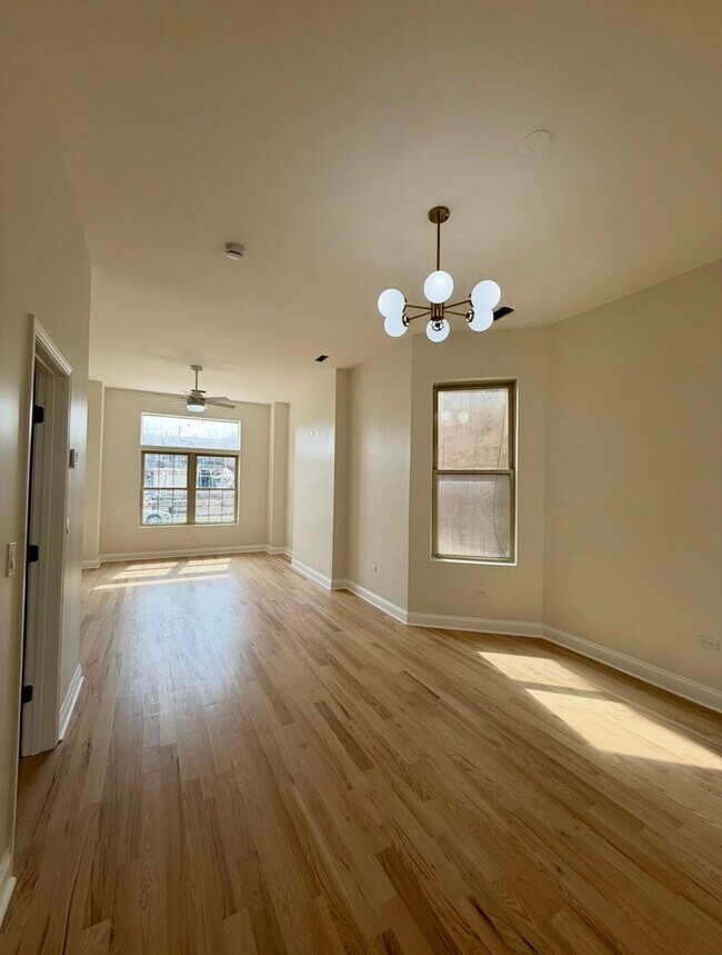 Building Photo - 2638 W Adams St