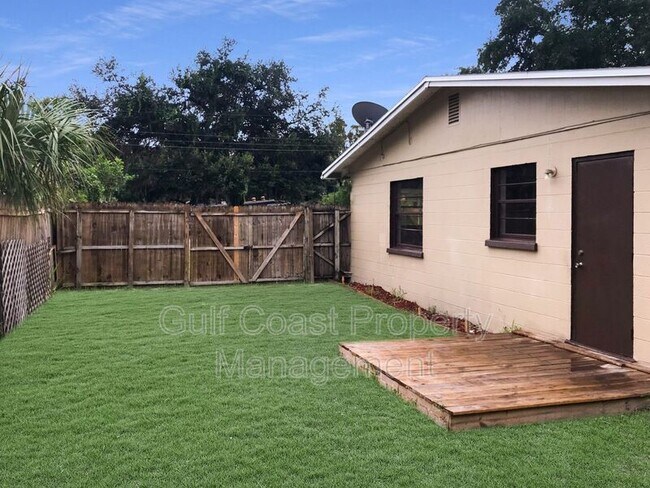 Building Photo - 809 60th Ave W