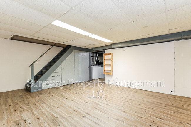 Building Photo - 513 Glenmere Ave