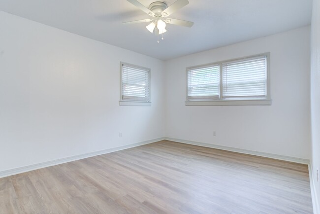 Building Photo - Adorable 4 Bed 2 Bath In Maxey Park!