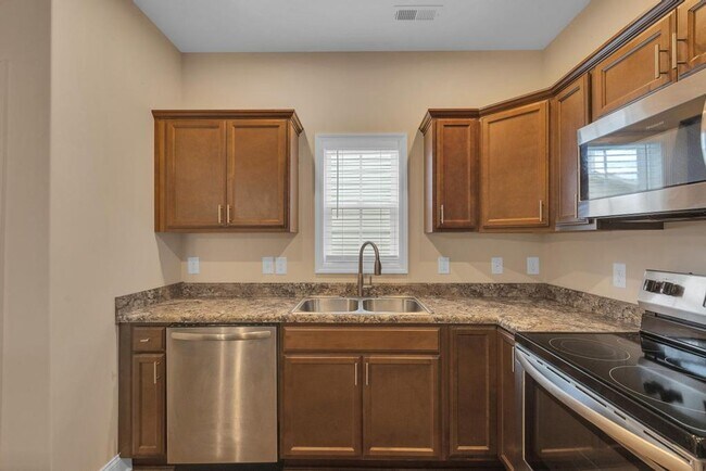 Building Photo - 148 Broadleaf Dr