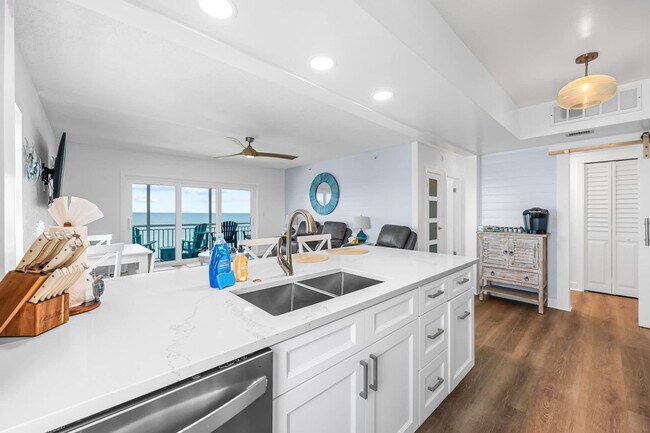 Building Photo - 205 Jimmy Buffett Mem Hwy